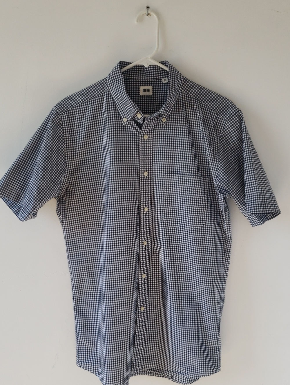 Uniqlo Navy and White Gingham Short-Sleeve Button-Down Shirt